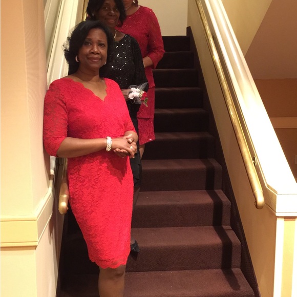 Fancy lace dress in RED! The dress fits very nicely with a 3/4 length sleeve. - Picture 7 of 7